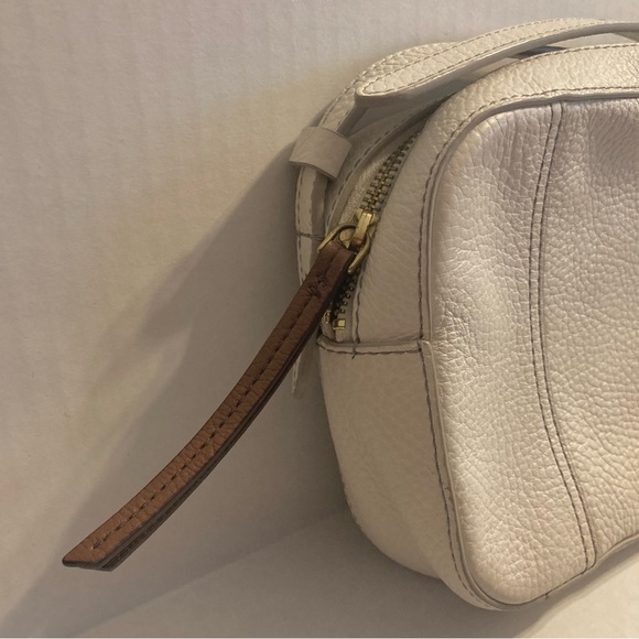Small Fossil White Leather Over the Shoulder Cross Body Bag - Picture 3 of 9
